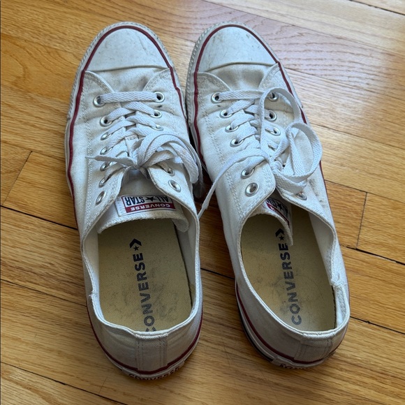 White low top converse - Picture 3 of 7